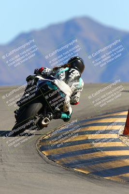 media/Jan-14-2022-Apex Assassins (Fri) [[4609ad47be]]/Trackday 2/Session 3/Turn 12 Backside/